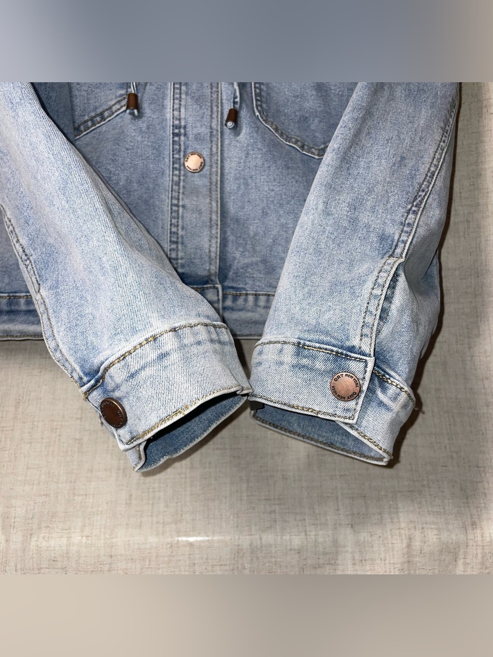 OAT New York Women’s S Hooded Cropped Denim Jacket Light Wash Boxy Relaxed Fit - Picture 7 of 13
